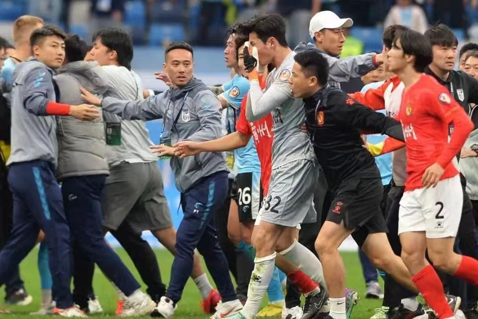 SABA ESPORTS-转会期山东泰山备战西甲，门线救险细节曝光，赛场秩序良好，细节决定成败(西甲新赛季转会一览)